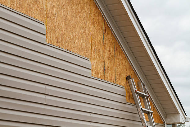 Professional Siding Inspection technician working in Swarthmore, PA